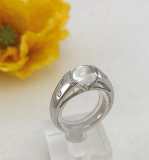6月の誕生石 ムーンストーンリング | 福島県会津若松市の婚約指輪