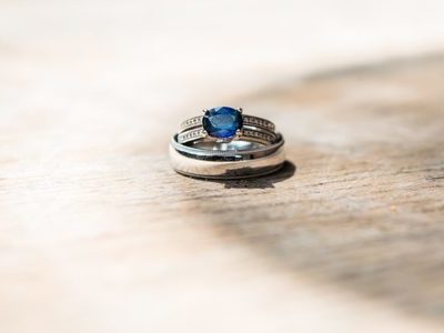 ダイヤモンド以外の婚約指輪で人気の宝石は？