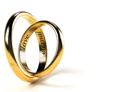結婚指輪の刻印で人気の言葉とは？おすすめメッセージ例20選