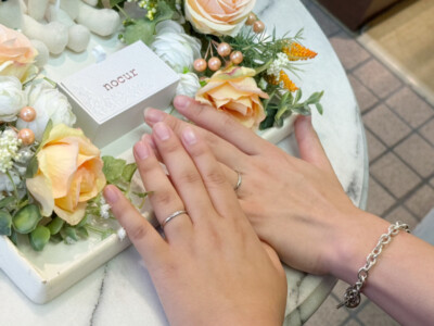 お互いの誕生石を薬指に♡ノクルのシンプルマリッジリング